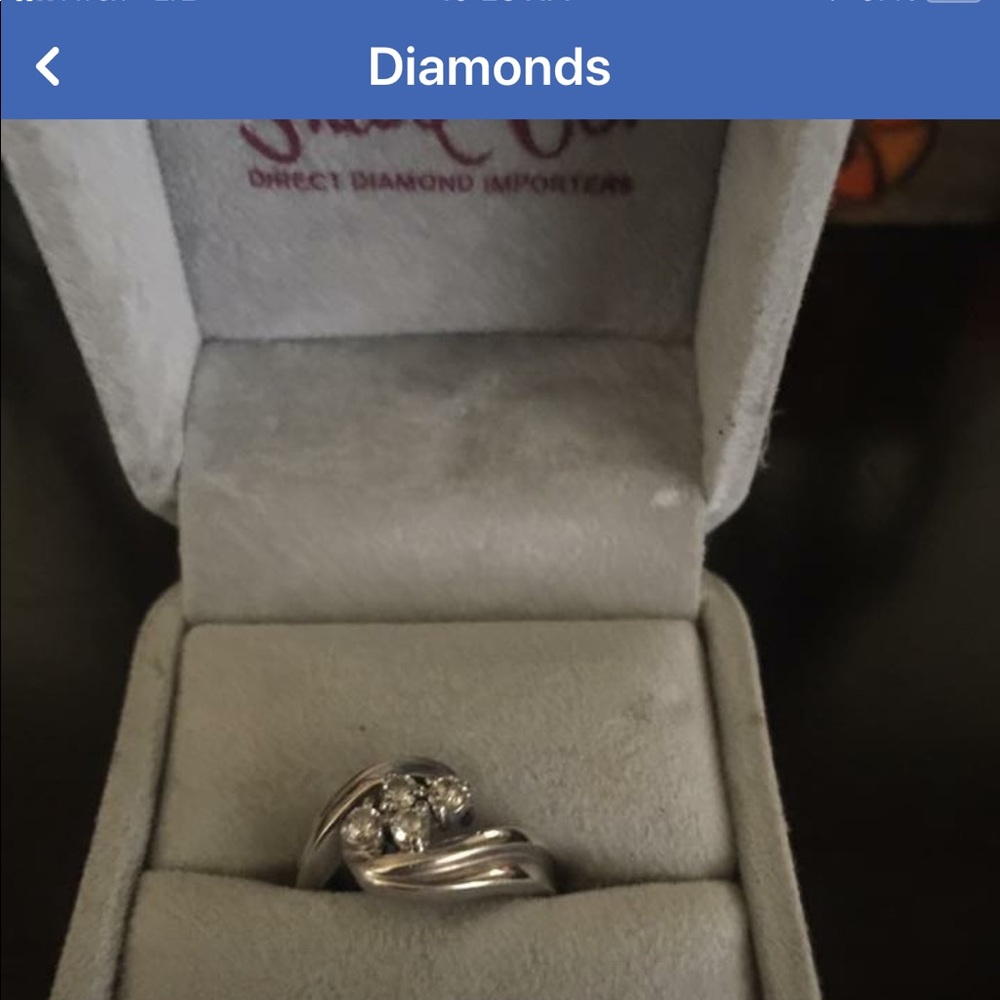 Diamond cluster ring